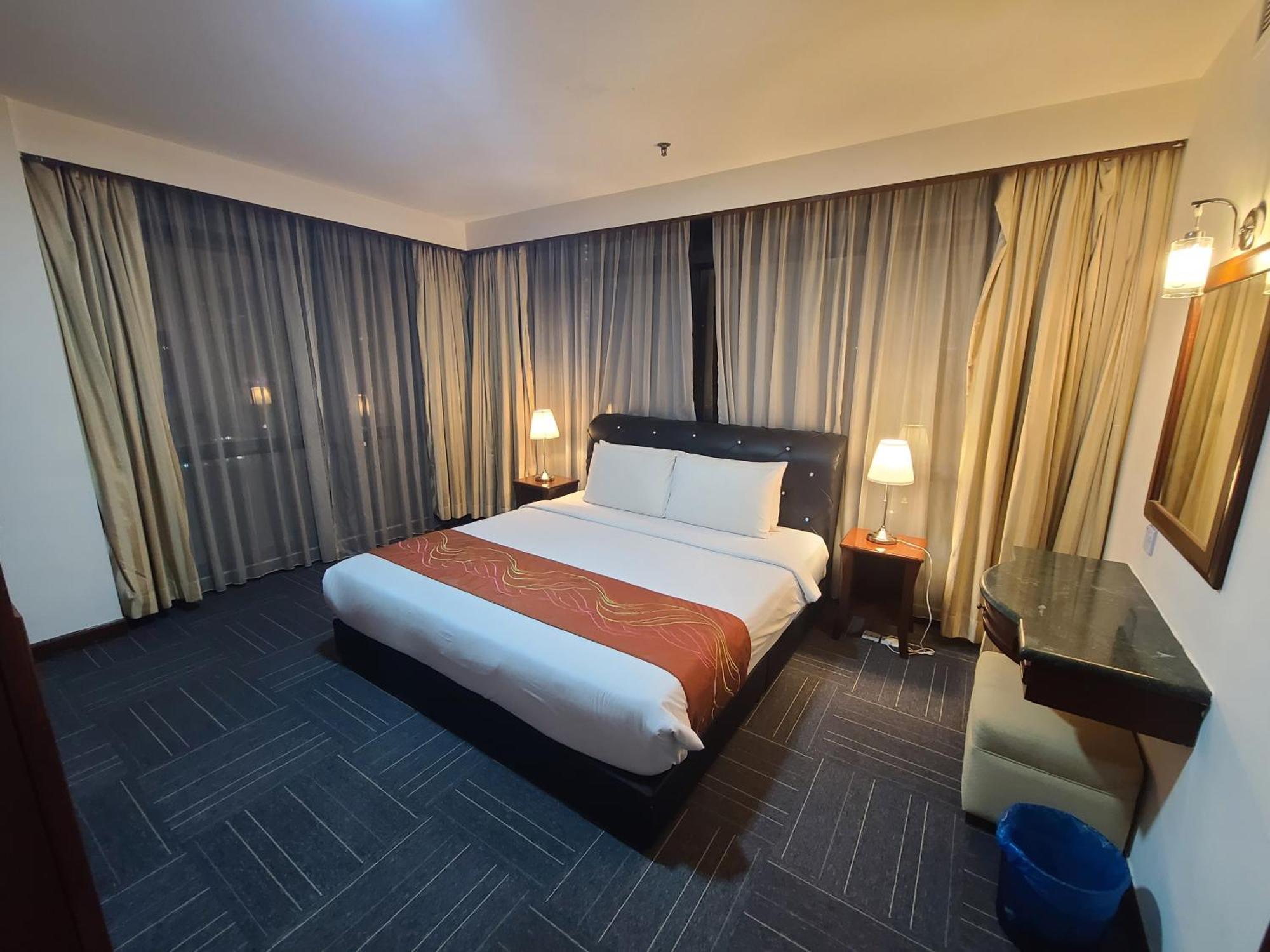 Kl Time Square Hotal Sarvice Suite 쿠알라룸푸르 외부 사진