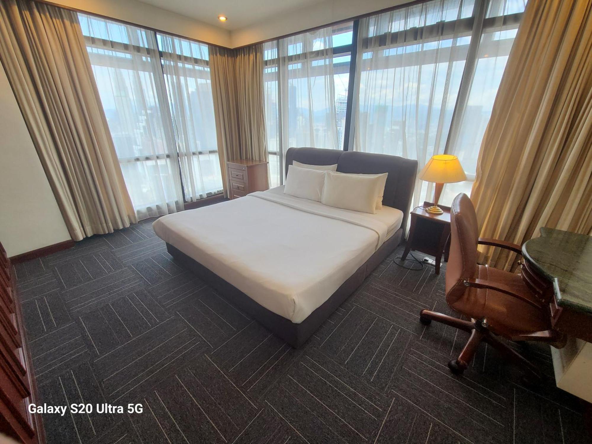 Kl Time Square Hotal Sarvice Suite 쿠알라룸푸르 외부 사진