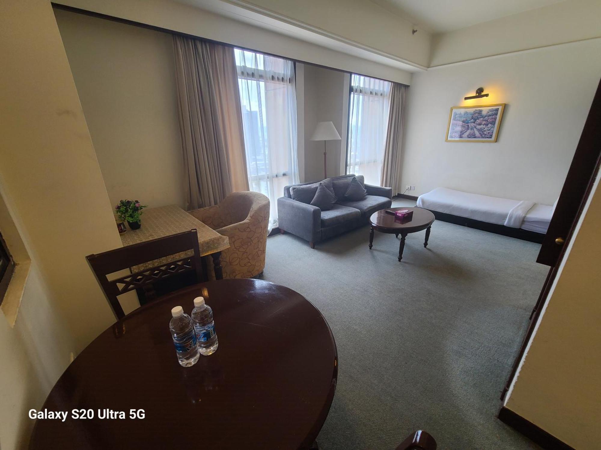 Kl Time Square Hotal Sarvice Suite 쿠알라룸푸르 외부 사진